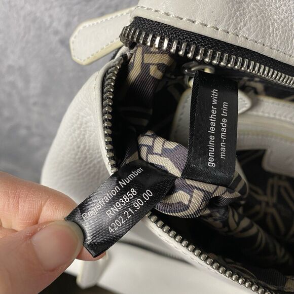 Perlina New York Backpack Purse White Beige Leather Adjustable Strap Gold Tone - Picture 11 of 15